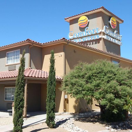 拉斯库司梅斯拉凯富套房酒店 拉斯克鲁塞斯 外观 照片
