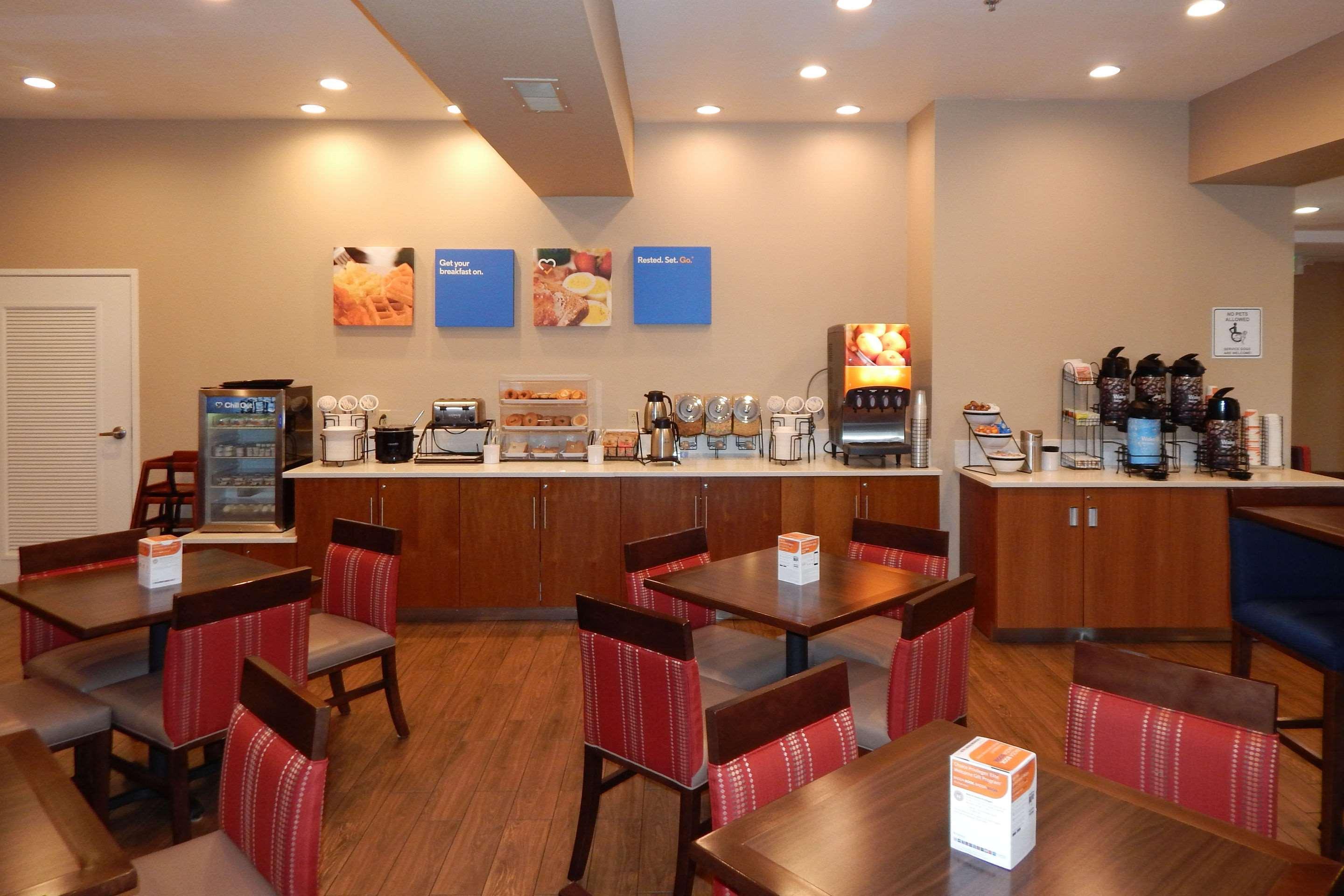 拉斯库司梅斯拉凯富套房酒店 拉斯克鲁塞斯 外观 照片