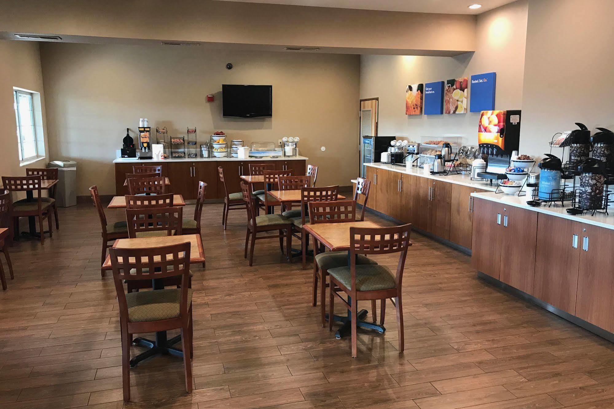 拉斯库司梅斯拉凯富套房酒店 拉斯克鲁塞斯 外观 照片